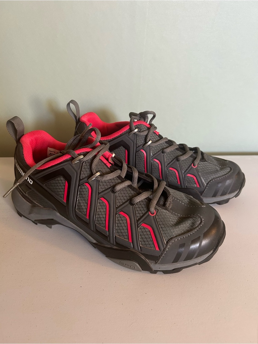 Shimano Cycling Biking Shoes Women's US 7.5 EU 39 SH-WM34 Gray with Pink